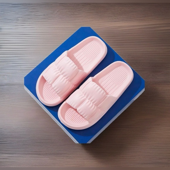 Shoes - Women cloud slippers cushion comfort non slip size 6.5 - 7 New in pink